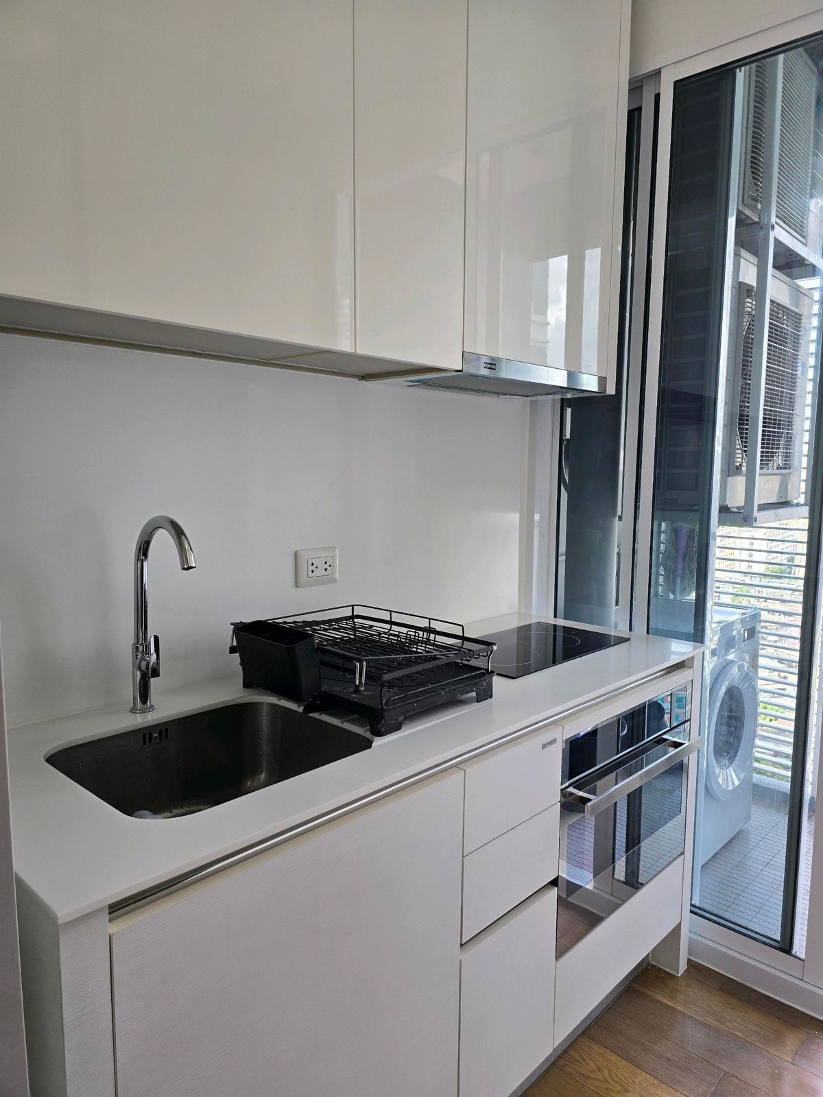 ให้เช่าคอนโดลาดพร้าว เซ็นทรัลลาดพร้าว : ให้เช่า ✨ The Saint Residences ✨ เฟอร์นิเจอร์ และ เครื่องใช้ไฟฟ้าครบ ใกล้ BTS ห้าแยกลาดพร้าว