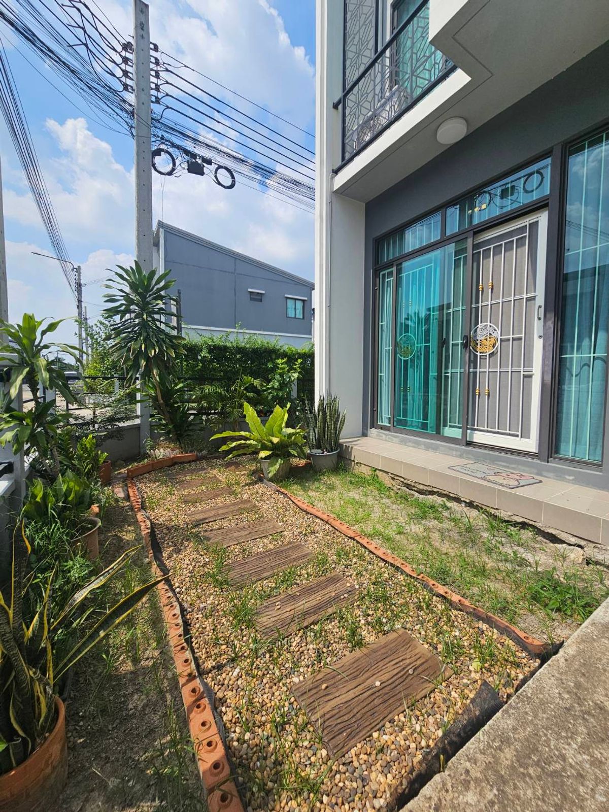 ขายทาวน์โฮมนนทบุรี บางใหญ่ บางบัวทอง : ขาย  ทาวน์โฮม 2 ชั้น หน้ากว้าง 5.5 เมตร Pleno Bangyai ใกล้ MRT คลองบางไผ่ และ Central Westgate