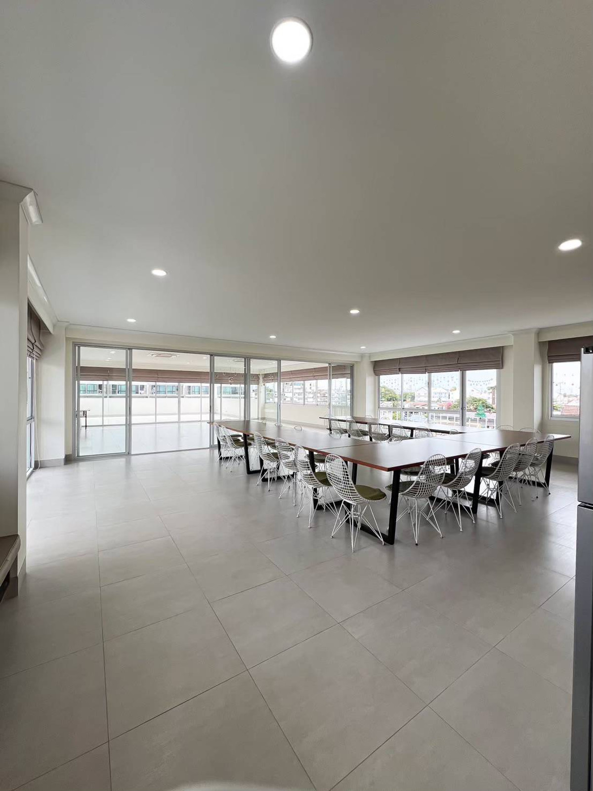 For SaleHome OfficeVipawadee, Don Mueang, Lak Si : Selling office buildings House for sale in Soi Chaeng Watthana 12 (Pak Soi- Crown Hospital), Lak Si District, Bangkok, Chaeng Watthana, Vibhavadi, Laksi near the pink MRT Expressway