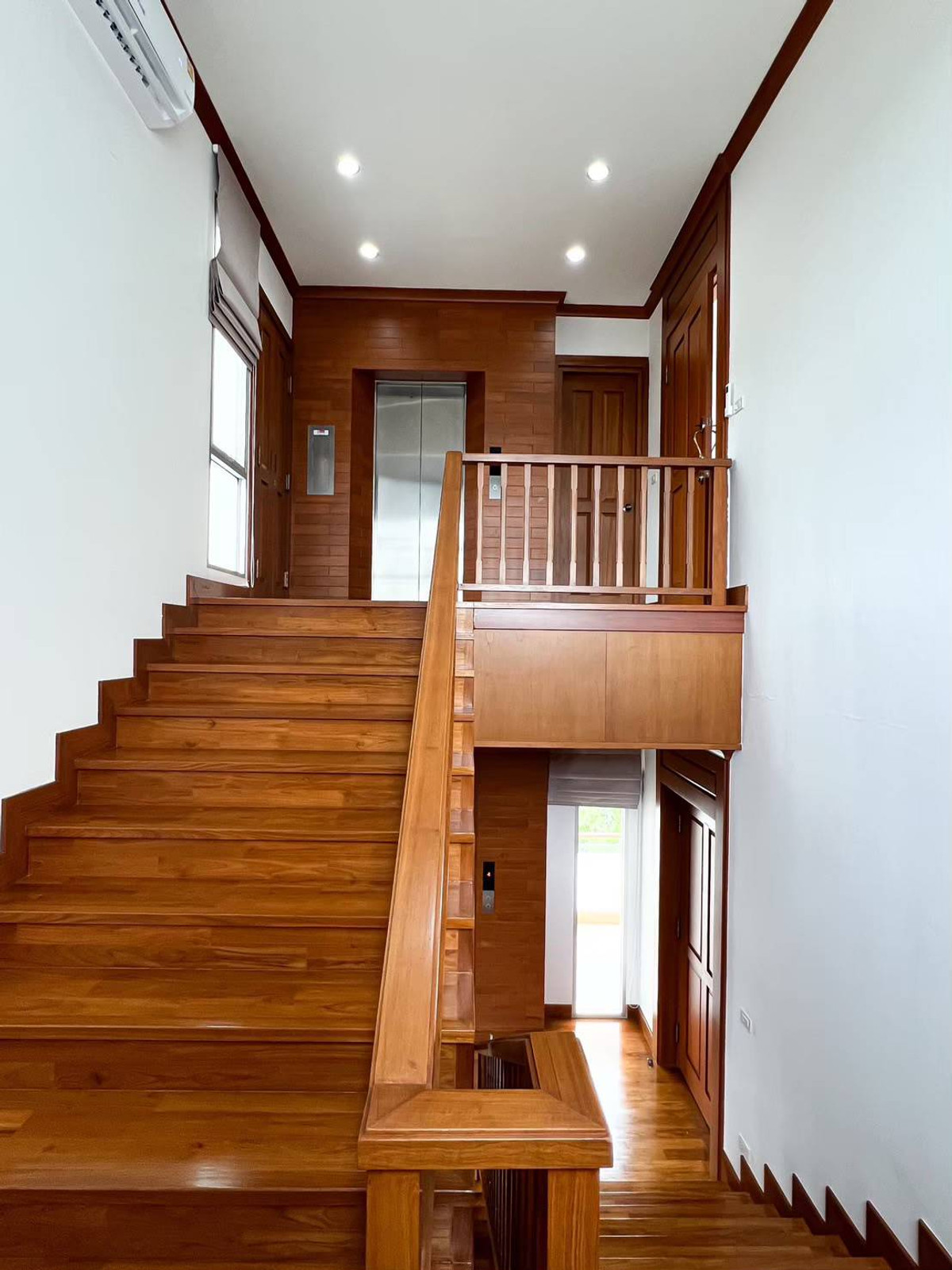 For SaleHome OfficeVipawadee, Don Mueang, Lak Si : Selling office buildings House for sale in Soi Chaeng Watthana 12 (Pak Soi- Crown Hospital), Lak Si District, Bangkok, Chaeng Watthana, Vibhavadi, Laksi near the pink MRT Expressway