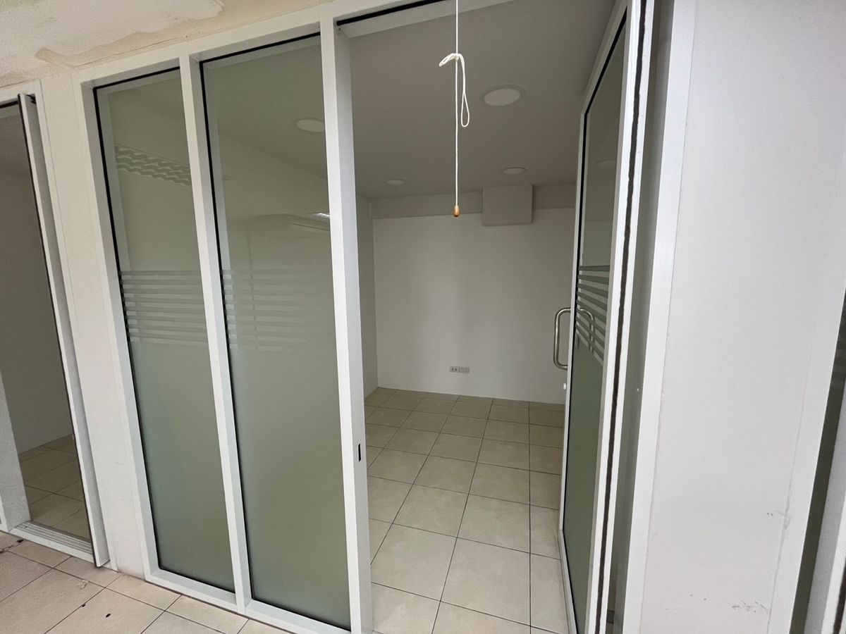 ให้เช่าอาคารพาณิชย์นวมินทร์ รามอินทรา : ✨ ให้เช่าอาคารพาณิชย์/สำนักงาน ติดถนนวัชรพล–ใกล้ตลาดถนอมมิตร ทำเลเด่นมาก ✨ 📍 เลือกเช่ารายชั้น อาคารสูง 5-7 ชั้น พื้นที่ใช้สอย 130 - 200 ตร.ม./ชั้น