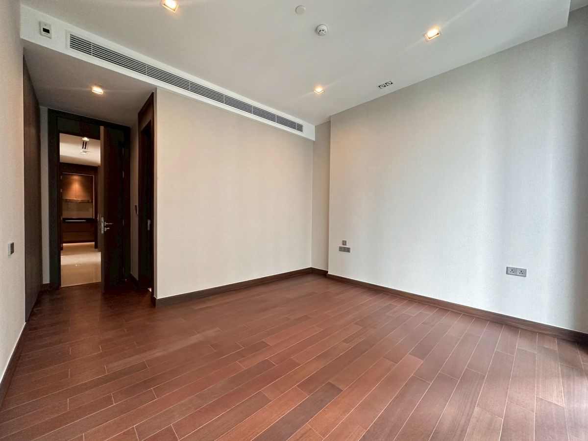 For SaleCondoNana, North Nana,Sukhumvit13, Soi Nana : Sell project room Q1 Sukhumvit 3 bedrooms, special price with special promotion in the backyard