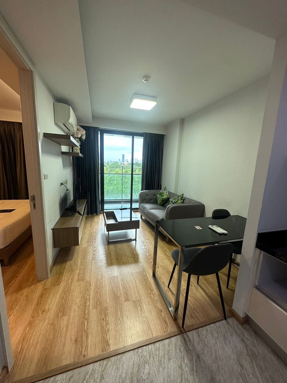 For RentCondoRama9, Petchburi, RCA : Rent a JRY Rama 9 | Jry Rama9 Condo 35 square meters, 5th floor, pool view