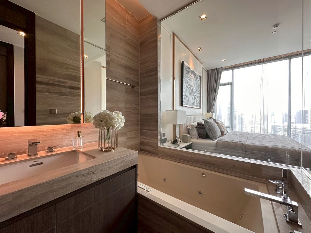 For SaleCondoNana, North Nana,Sukhumvit13, Soi Nana : Sell the project Q1 Sukhumvit, a new room from the project. With 2 parking spaces There are many rooms to choose from.