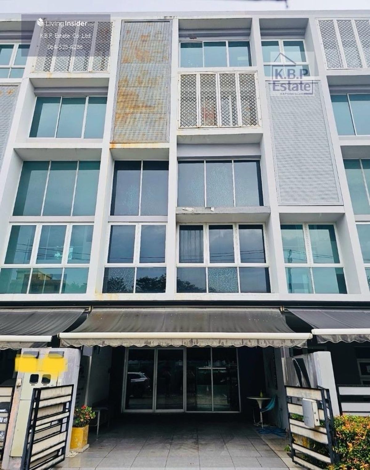 For SaleTownhomeRama3 (Riverside),Satupadit : Sell Town Home Jadeprase Sathorn-Rama 3 Bedroom+Plus1 4 bathrooms ready to move in.