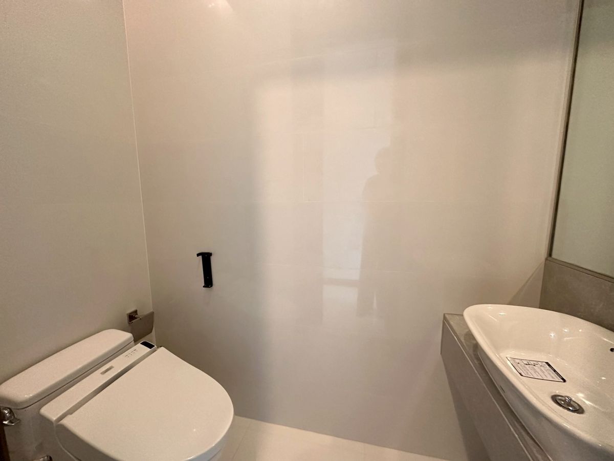 For SaleCondoNana, North Nana,Sukhumvit13, Soi Nana : Sell project room Q1 Sukhumvit. Special price. There are many discounted prices. There are many rooms to choose from.