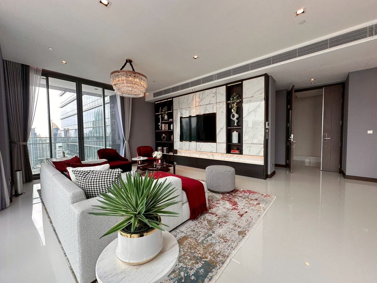 For SaleCondoNana, North Nana,Sukhumvit13, Soi Nana : Project room for sale. Q1 Sukhumvit 3BEDOOM. Special price. Get a home promotion. Contact.