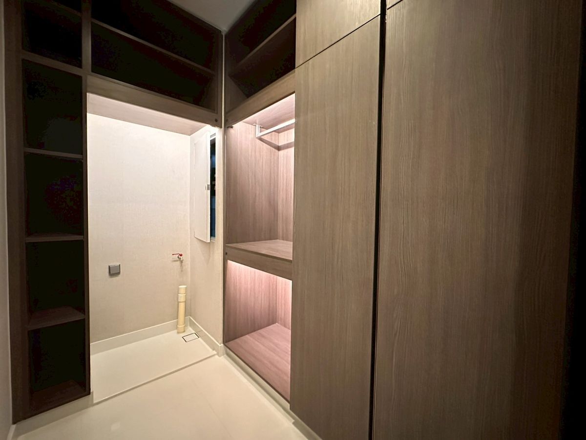 For SaleCondoNana, North Nana,Sukhumvit13, Soi Nana : Sell project room Q1 Sukhumvit 3 bedrooms, special price with special promotion in the backyard