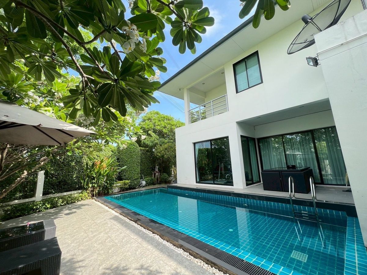 บ้านบางนา แบริ่ง ลาซาล : 🏡 บ้านหรู Pool Villa – Blue Lagoon 2 ✨ หลังมุม พื้นที่สวนกว้าง พร้อมสระว่ายน้ำระบบเกลือ