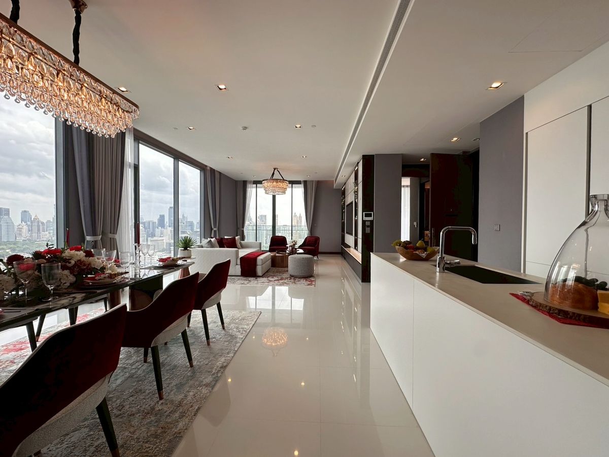 For SaleCondoNana, North Nana,Sukhumvit13, Soi Nana : Project room for sale. Q1 Sukhumvit 3BEDOOM. Special price. Get a home promotion. Contact.