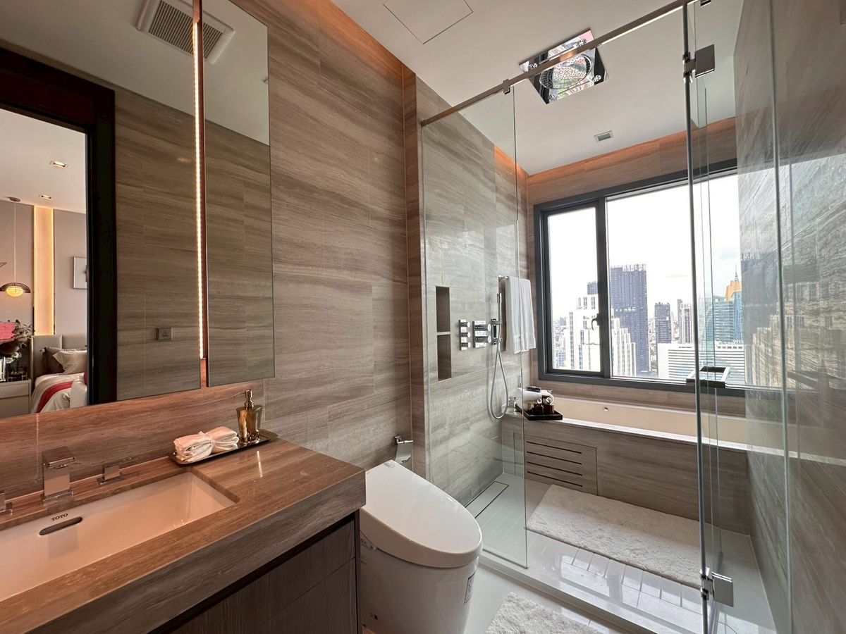 For SaleCondoNana, North Nana,Sukhumvit13, Soi Nana : Project room for sale. Q1 Sukhumvit 3BEDOOM. Special price. Get a home promotion. Contact.