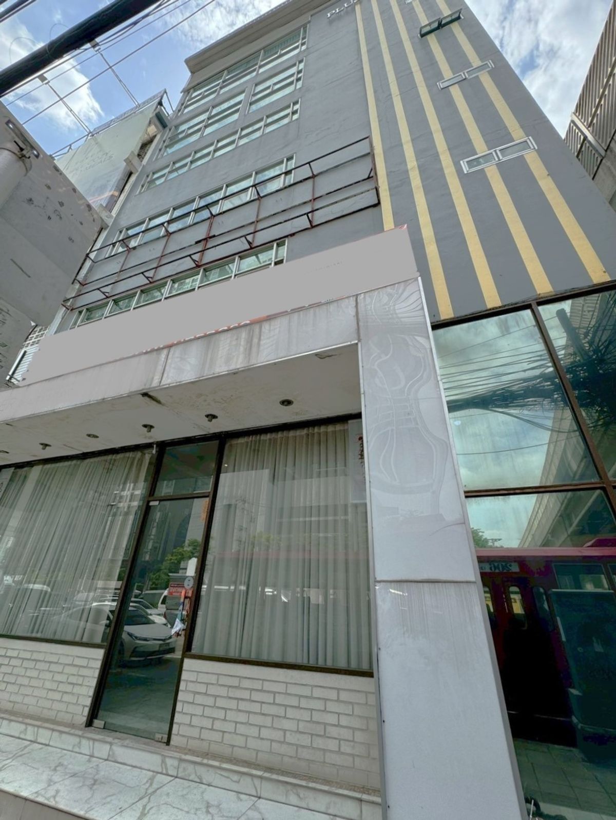 For RentShop HouseSukhumvit, Asoke, Thonglor : Building for rent with elevator. Walking distance to Airport Link. Asoke – Rama 9 ** NO CO-AGENT ** 