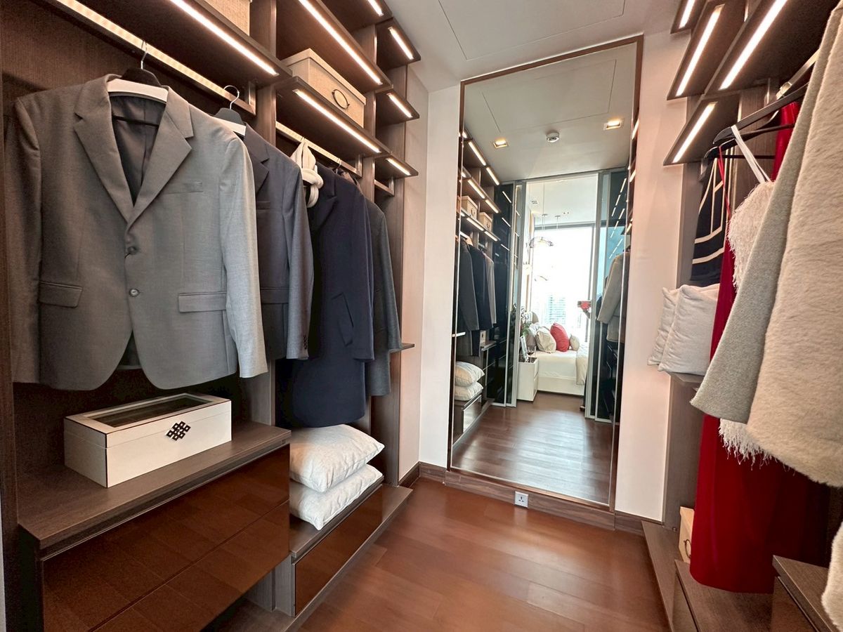 For SaleCondoNana, North Nana,Sukhumvit13, Soi Nana : Project room for sale. Q1 Sukhumvit 3BEDOOM. Special price. Get a home promotion. Contact.