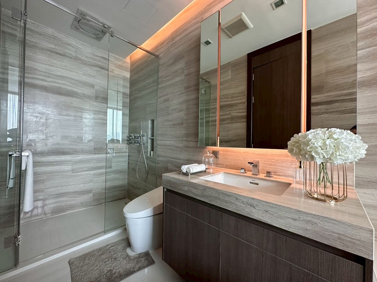 For SaleCondoNana, North Nana,Sukhumvit13, Soi Nana : Sell the project Q1 Sukhumvit, a new room from the project. With 2 parking spaces There are many rooms to choose from.