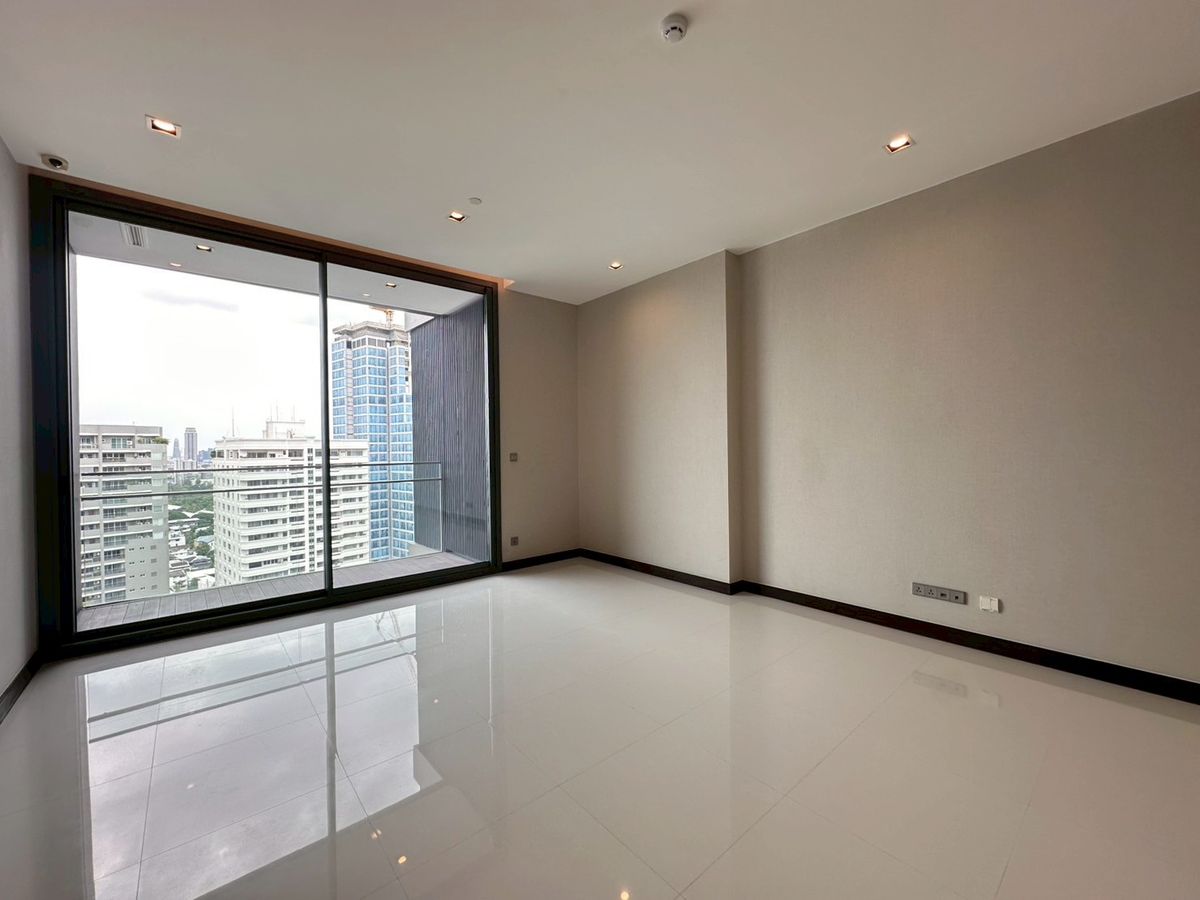 For SaleCondoNana, North Nana,Sukhumvit13, Soi Nana : Sell project room Q1 Sukhumvit. Special price. There are many discounted prices. There are many rooms to choose from.