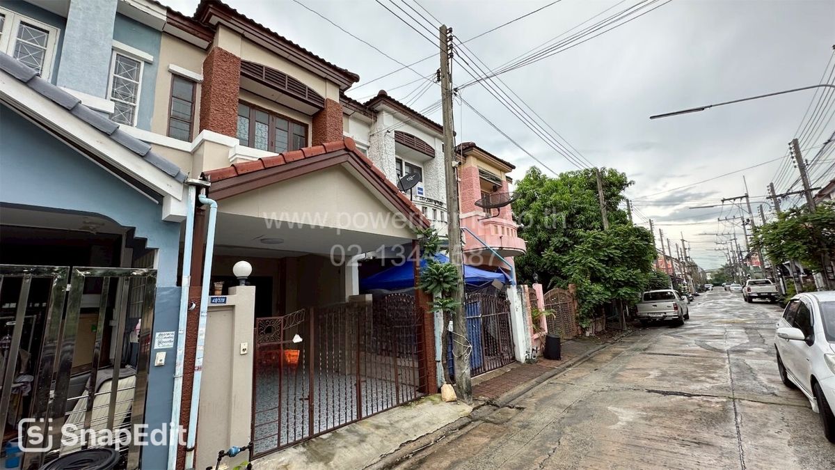 ขายทาวน์โฮมปทุมธานี รังสิต ธรรมศาสตร์ : หมู่บ้านบุศรินทร์ ทาวน์เฮ้าส์ 2 ชั้น ทำเลดี ใกล้ตลาดนานาเจริญ ถนนลำลูกกา ต.คูคต .ลำลูกกา จ.ปทุมธานี  