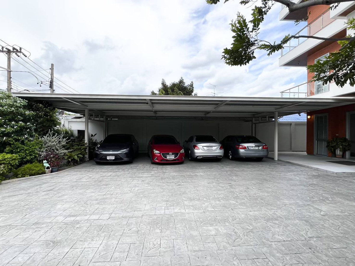 For SaleHome OfficeVipawadee, Don Mueang, Lak Si : Selling office buildings House for sale in Soi Chaeng Watthana 12 (Pak Soi- Crown Hospital), Lak Si District, Bangkok, Chaeng Watthana, Vibhavadi, Laksi near the pink MRT Expressway