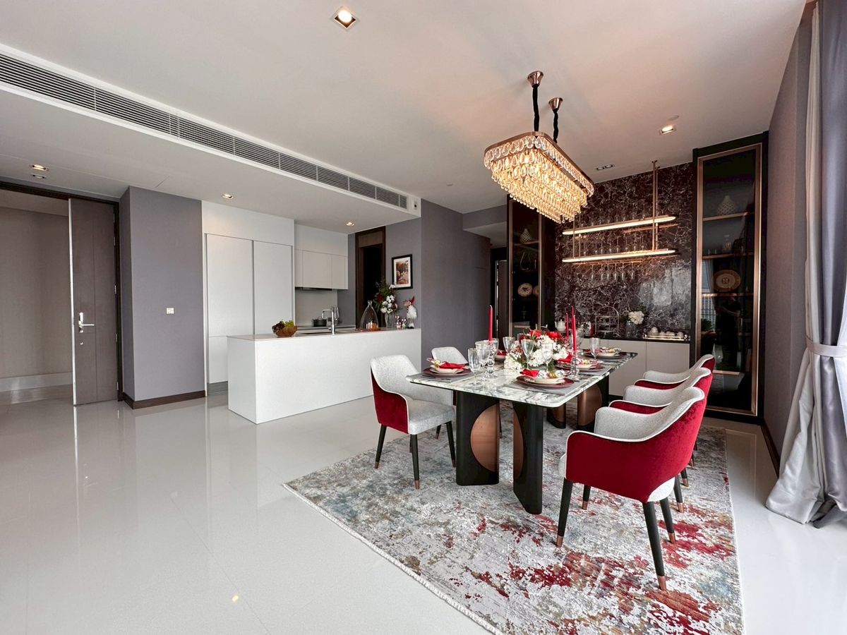 For SaleCondoNana, North Nana,Sukhumvit13, Soi Nana : Project room for sale. Q1 Sukhumvit 3BEDOOM. Special price. Get a home promotion. Contact.