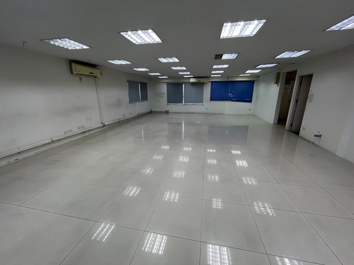 ให้เช่าอาคารพาณิชย์นวมินทร์ รามอินทรา : ✨ ให้เช่าอาคารพาณิชย์/สำนักงาน ติดถนนวัชรพล–ใกล้ตลาดถนอมมิตร ทำเลเด่นมาก ✨ 📍 เลือกเช่ารายชั้น อาคารสูง 5-7 ชั้น พื้นที่ใช้สอย 130 - 200 ตร.ม./ชั้น