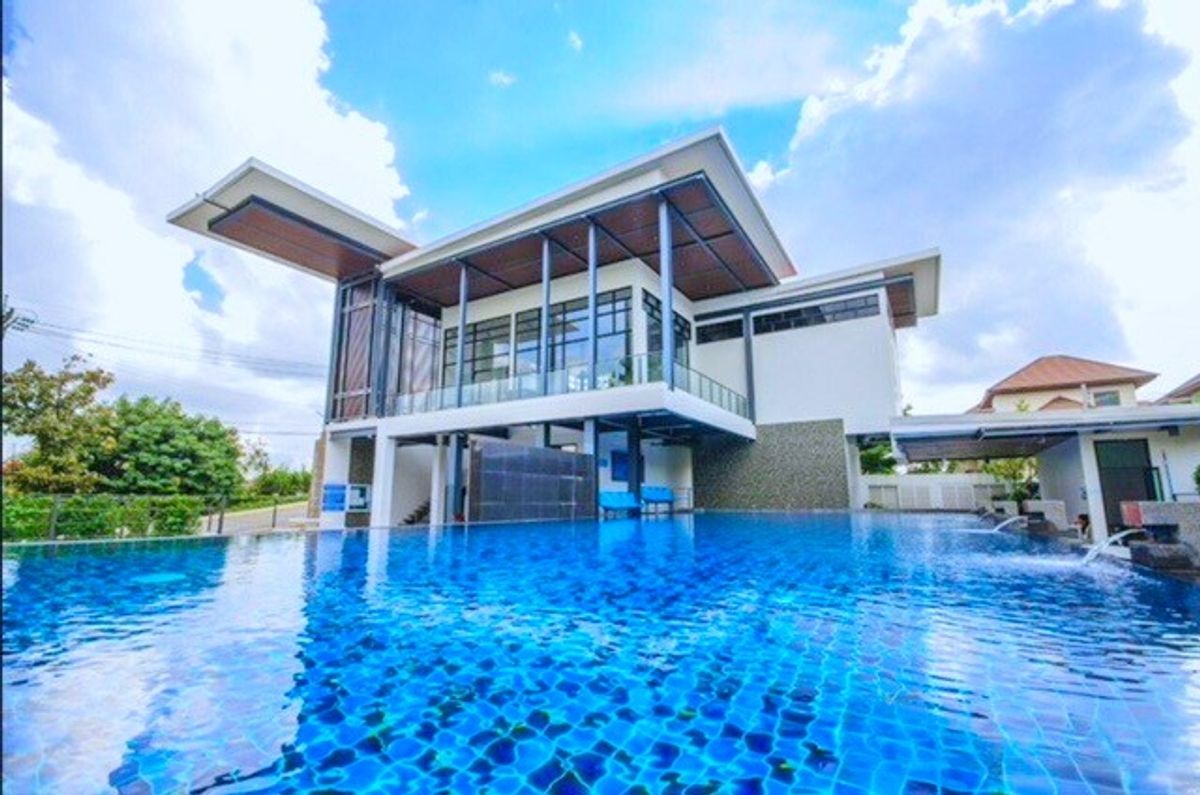 ให้เช่าบ้านรัตนาธิเบศร์ สนามบินน้ำ พระนั่งเกล้า : 5นอน ให้เช่าคฤหาสน์ 2 ชั้น 68ตร.วา.ตรงข้าม เซ็นทรัล เวสต์วิลล์ 100ม. MRTบางยี่ขัน 4.7 กม. 288 ตร.ม. 6 แอร์ พร้อมเฟอร์ .3 น้ำ