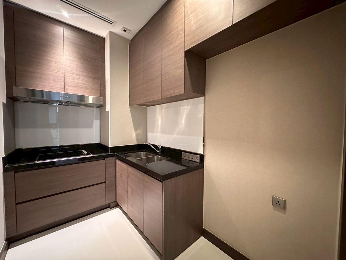 For SaleCondoNana, North Nana,Sukhumvit13, Soi Nana : Sell project room Q1 Sukhumvit 3 bedrooms, special price with special promotion in the backyard