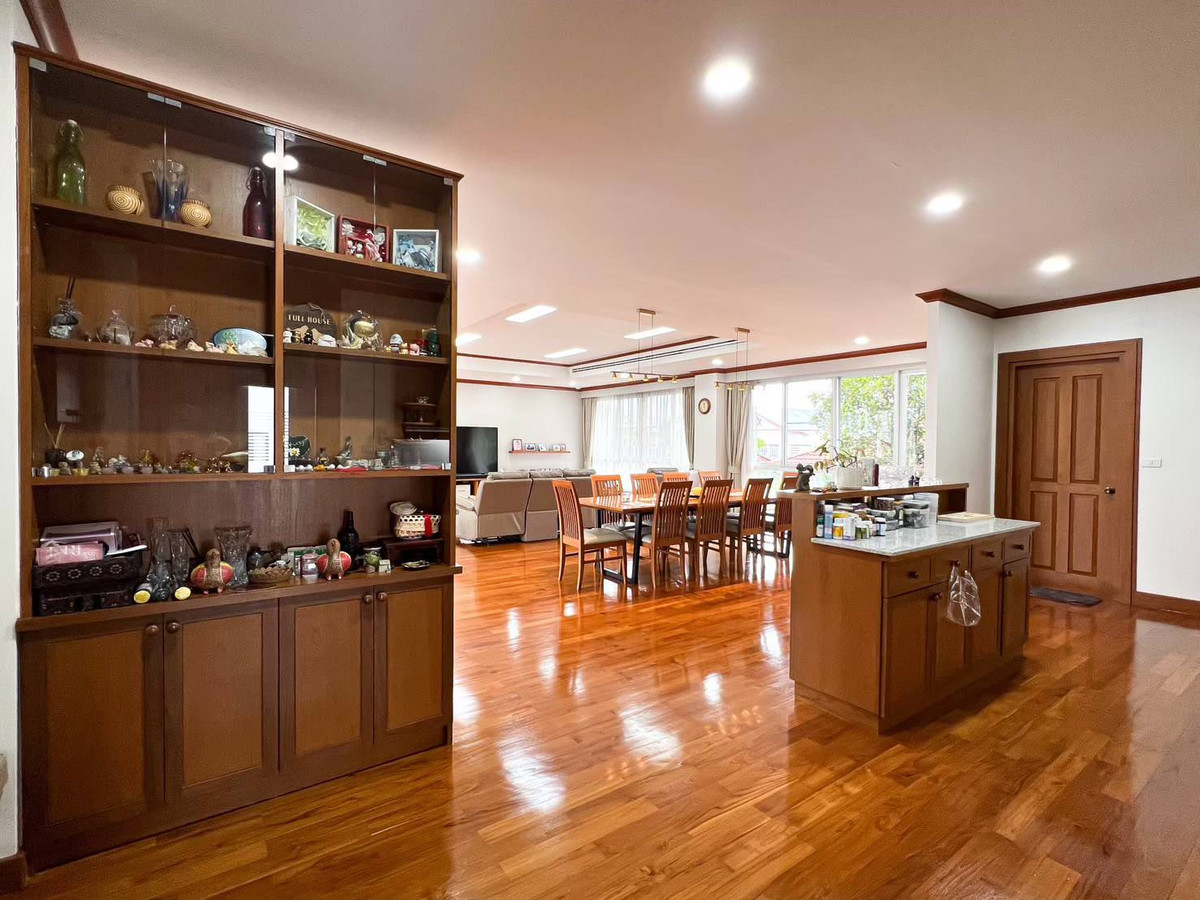 For SaleHome OfficeVipawadee, Don Mueang, Lak Si : Selling office buildings House for sale in Soi Chaeng Watthana 12 (Pak Soi- Crown Hospital), Lak Si District, Bangkok, Chaeng Watthana, Vibhavadi, Laksi near the pink MRT Expressway