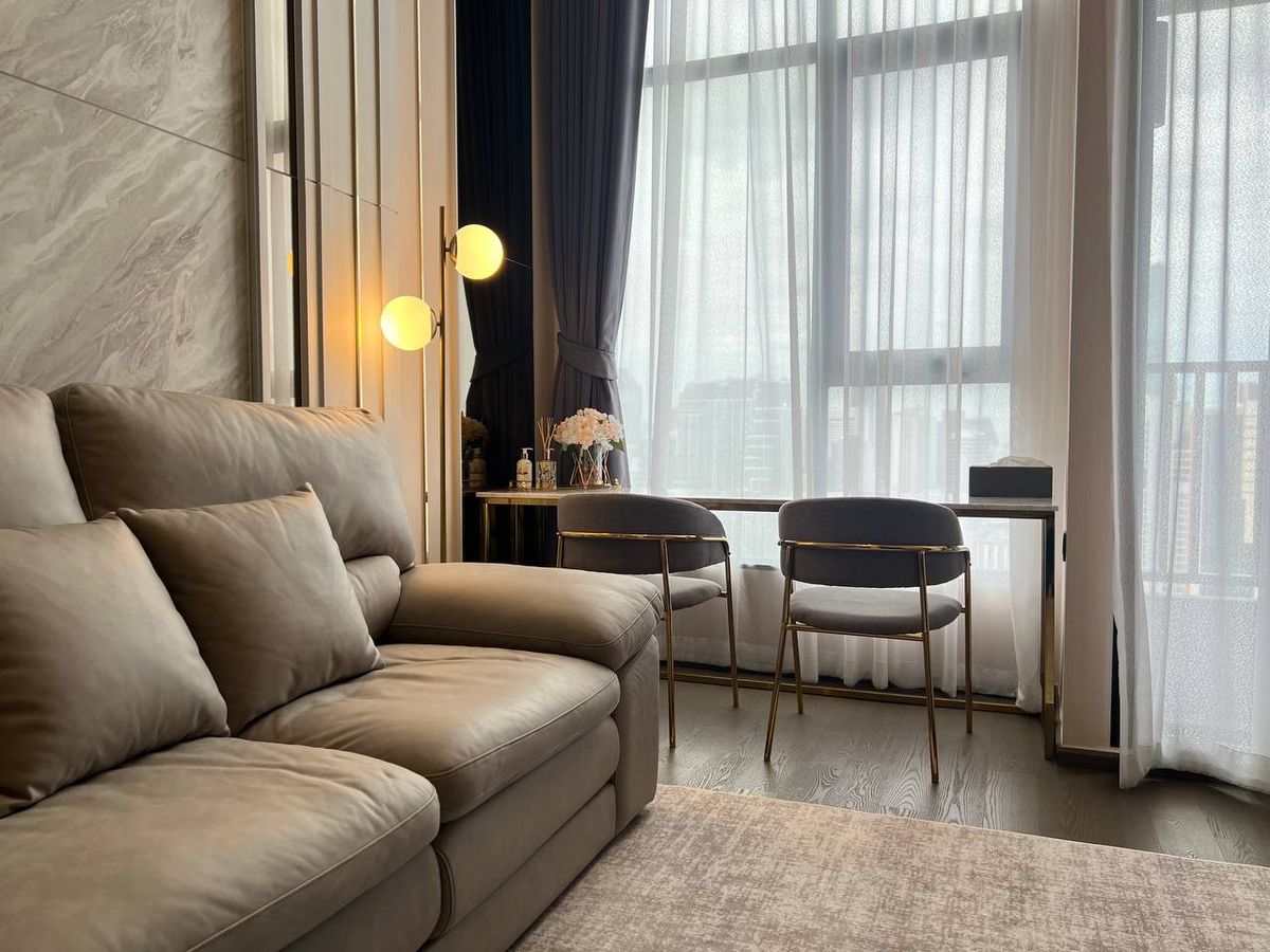 For RentCondoSiam Paragon ,Chulalongkorn,Samyan : Park Origin Chula Samyan【𝐑𝐄𝐍𝐓】🔥Minimalist room with warm tones, professionally built-in furniture🔥  Contact Line ID: @hacondo