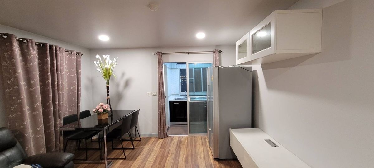 For RentCondoBangna, Bearing, Lasalle : Spacious Condo for Rent near BTS Bangna  Regent Home 7/2 Soi Sanphawut 2