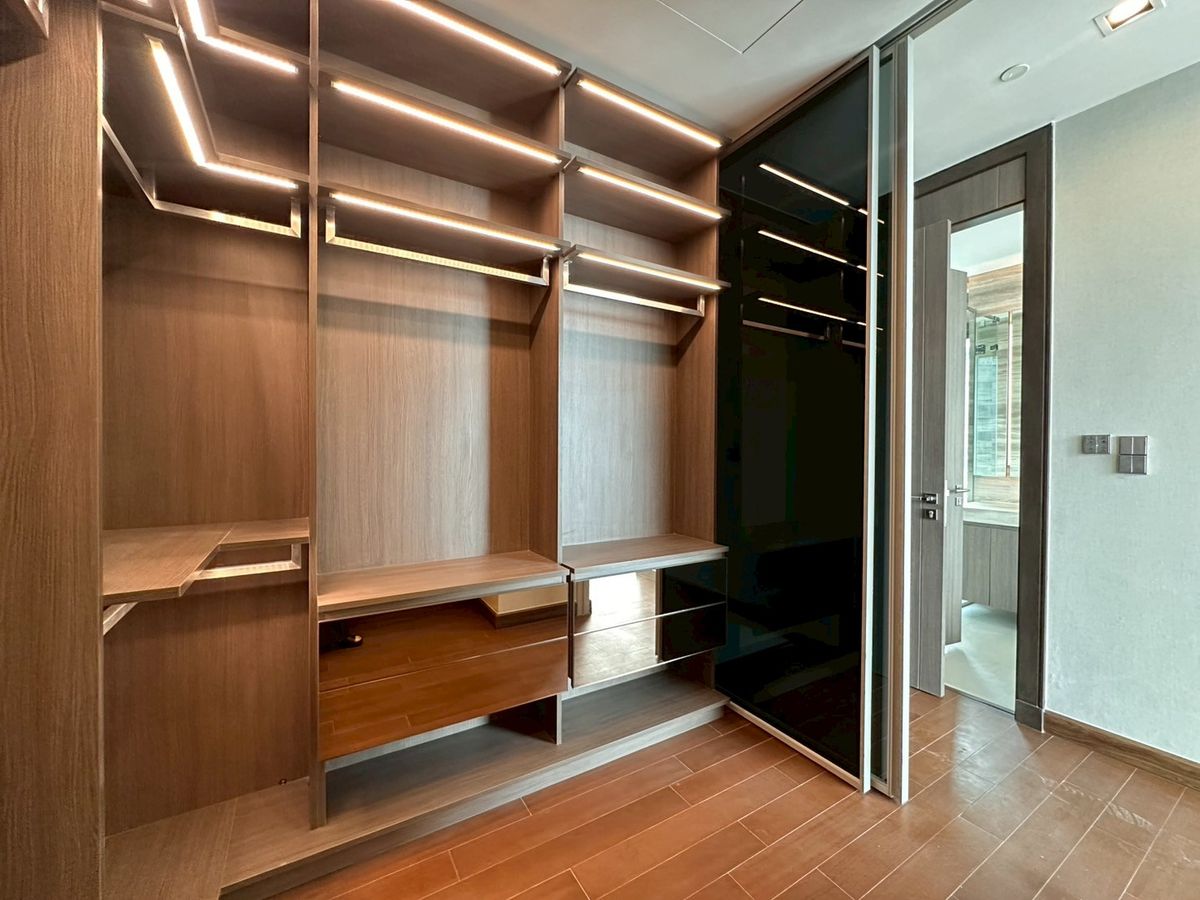 For SaleCondoNana, North Nana,Sukhumvit13, Soi Nana : Sell project room Q1 Sukhumvit. Special price. There are many discounted prices. There are many rooms to choose from.