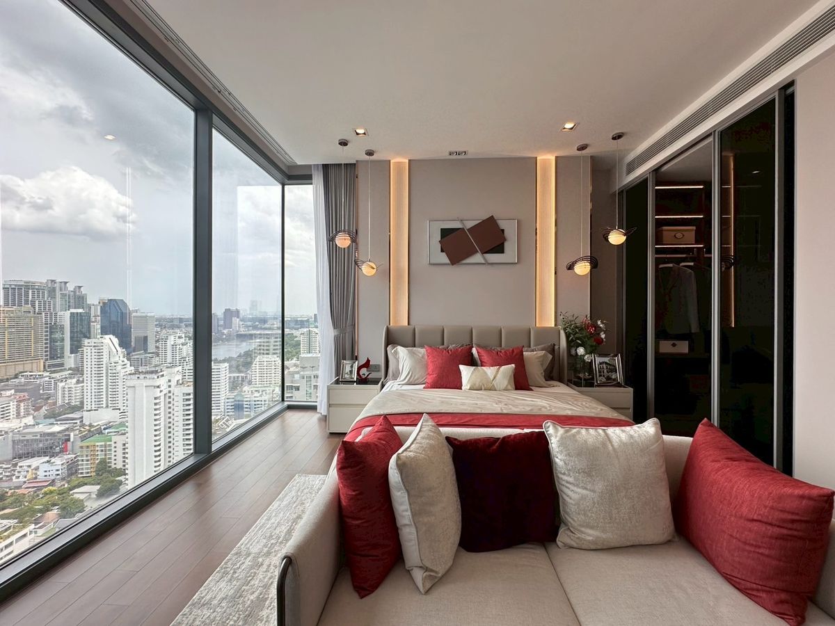 For SaleCondoNana, North Nana,Sukhumvit13, Soi Nana : Project room for sale. Q1 Sukhumvit 3BEDOOM. Special price. Get a home promotion. Contact.