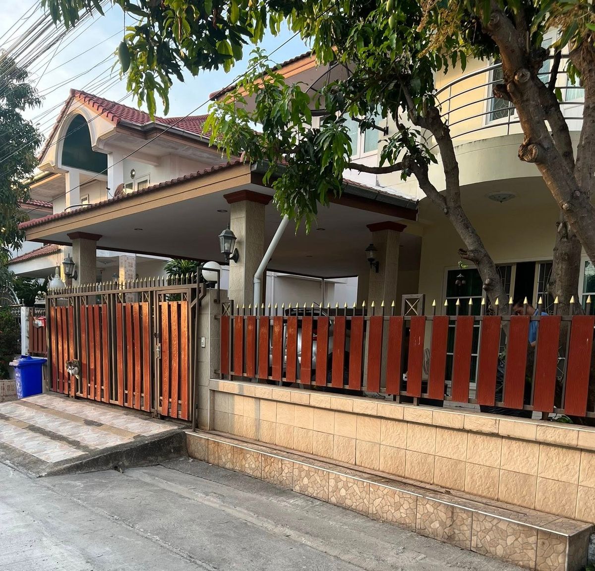 ขายบ้านสมุทรปราการ สำโรง : 53.1ตรว 4นอน3น้ำ บ้านเดี่ยว 2 ชั้น เฟื่องฟ้า 9 เฟส 5 ซอยมังกร
