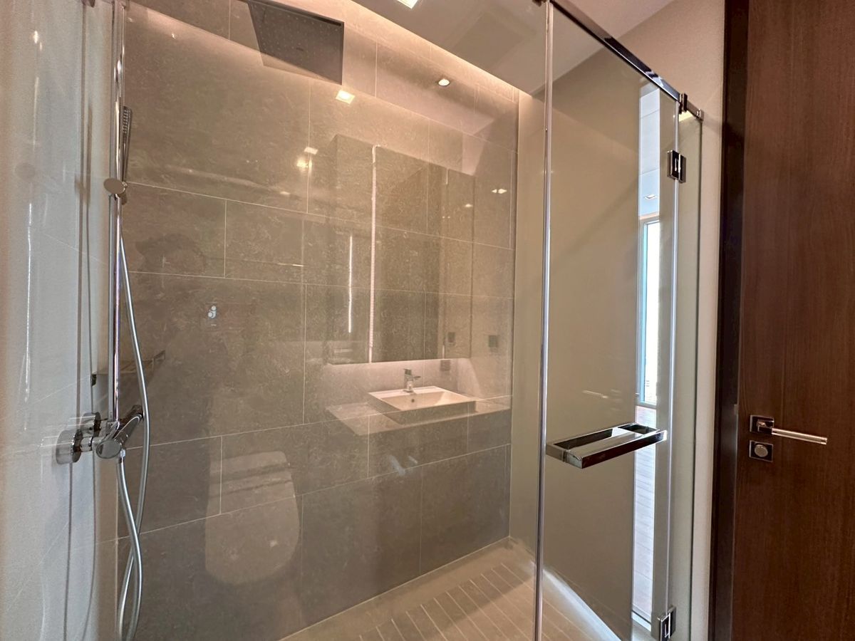 For SaleCondoNana, North Nana,Sukhumvit13, Soi Nana : Sell project room Q1 Sukhumvit. Special price. There are many discounted prices. There are many rooms to choose from.