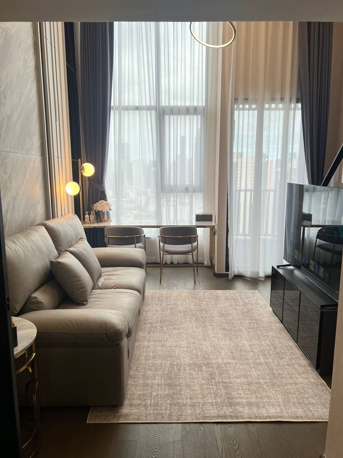 For RentCondoSiam Paragon ,Chulalongkorn,Samyan : Park Origin Chula Samyan【𝐑𝐄𝐍𝐓】🔥Minimalist room with warm tones, professionally built-in furniture🔥  Contact Line ID: @hacondo