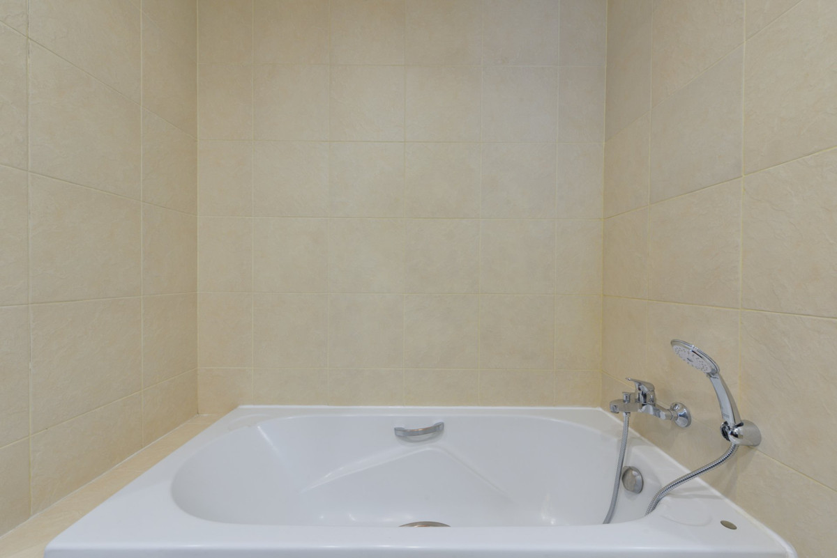 For RentCondoSukhumvit, Asoke, Thonglor : For Rent Huge Apartment in Asoke! 2 Bedroom-Renovated 155 SQ.M Near BTS Asoke Call 086-369-2224