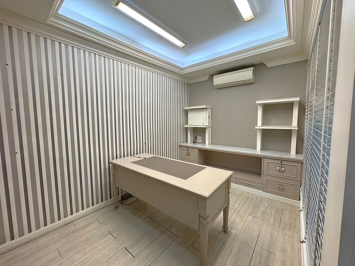 For RentShop HouseSukhumvit, Asoke, Thonglor : Building for rent with elevator. Walking distance to Airport Link. Asoke – Rama 9 ** NO CO-AGENT ** 