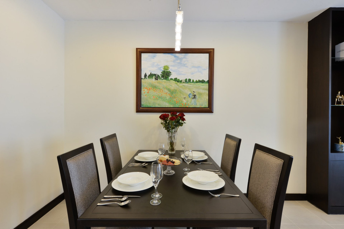 For RentCondoSukhumvit, Asoke, Thonglor : For Rent Huge Apartment in Asoke! 2 Bedroom-Renovated 155 SQ.M Near BTS Asoke Call 086-369-2224