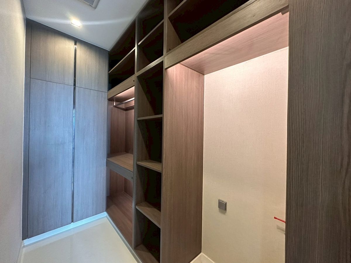 For SaleCondoNana, North Nana,Sukhumvit13, Soi Nana : Sell project room Q1 Sukhumvit. Special price. There are many discounted prices. There are many rooms to choose from.