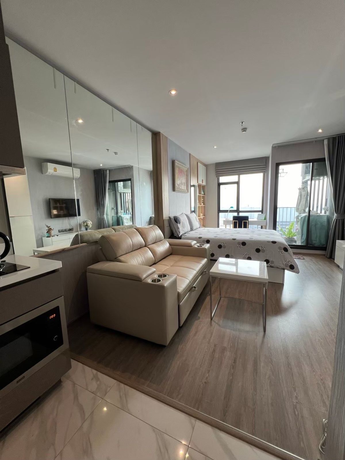 For RentCondoSukhumvit, Asoke, Thonglor : (For Rent) Studio unit 30 Sqm. - Fully furnished READY TO MOVE IN