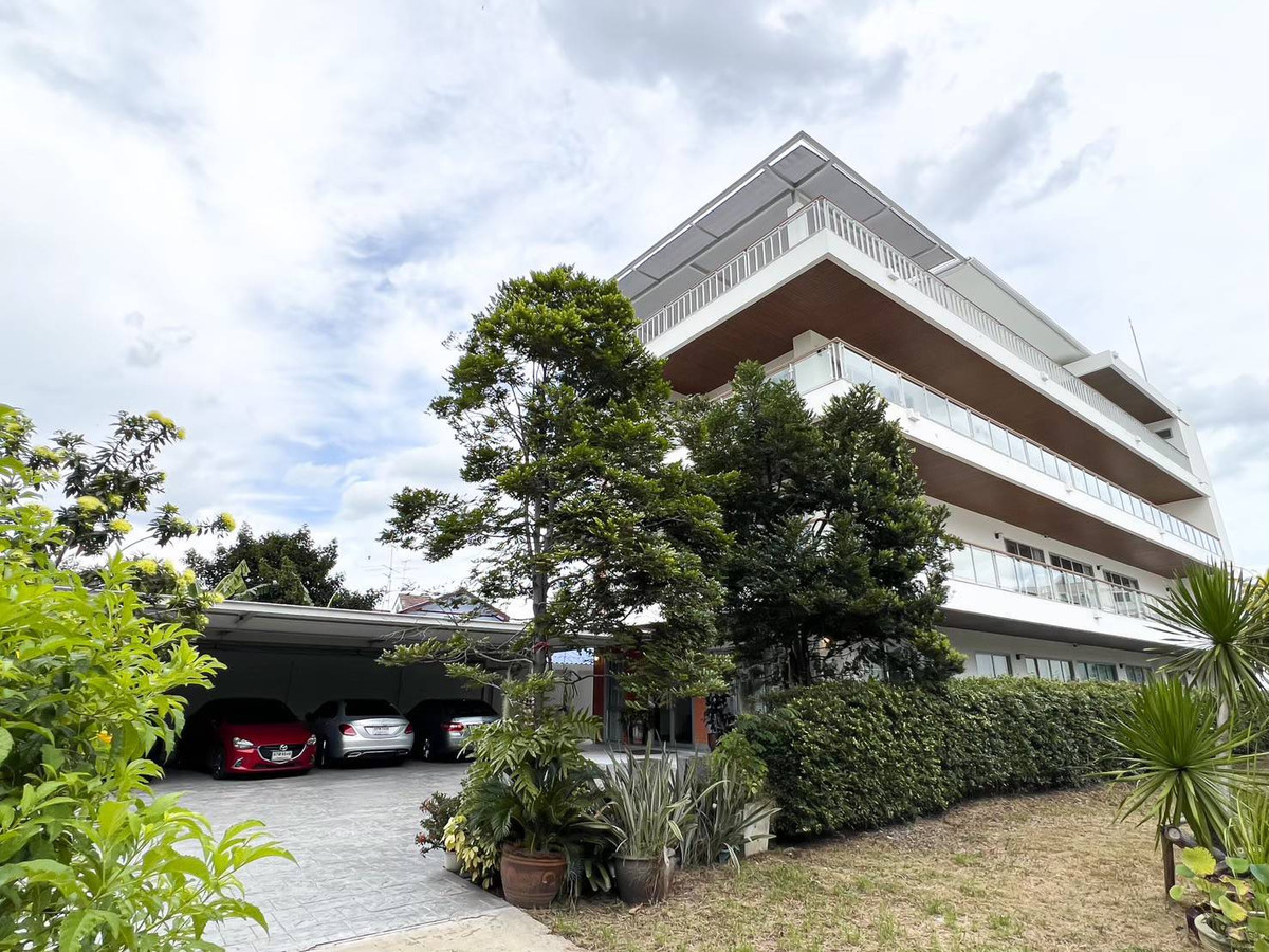 For SaleHome OfficeVipawadee, Don Mueang, Lak Si : Selling office buildings House for sale in Soi Chaeng Watthana 12 (Pak Soi- Crown Hospital), Lak Si District, Bangkok, Chaeng Watthana, Vibhavadi, Laksi near the pink MRT Expressway