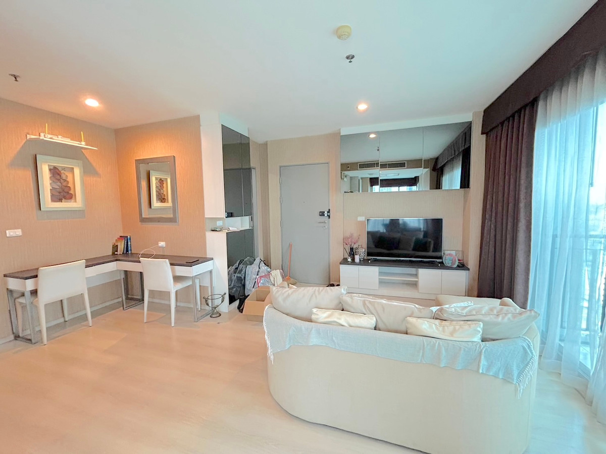 For SaleCondoRatchadapisek, Huaikwang, Suttisan : 🔥 Urgent 🔥 Selling a beautiful room at the cover, good view, selling many rooms, the price is much lower than the market price.