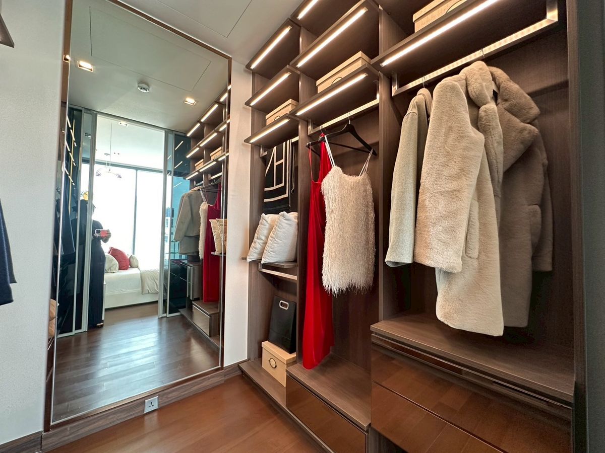 For SaleCondoNana, North Nana,Sukhumvit13, Soi Nana : Project room for sale. Q1 Sukhumvit 3BEDOOM. Special price. Get a home promotion. Contact.