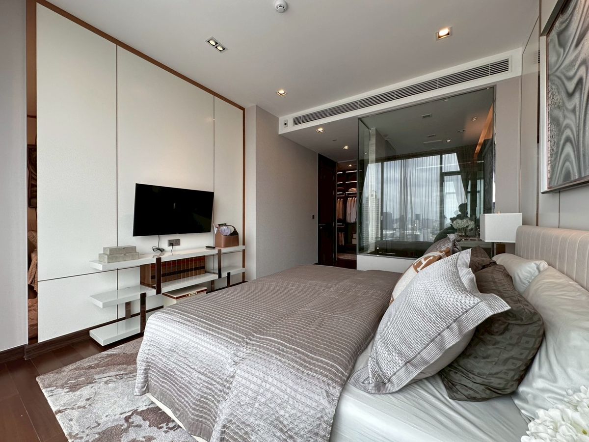 For SaleCondoNana, North Nana,Sukhumvit13, Soi Nana : Sell the project Q1 Sukhumvit, a new room from the project. With 2 parking spaces There are many rooms to choose from.