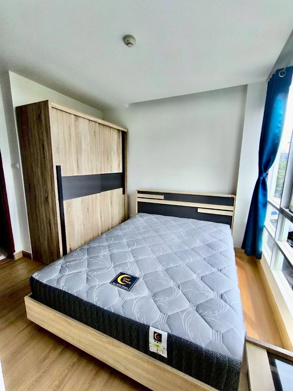 ขายคอนโดรัชดา ห้วยขวาง : ขายคอนโด Emerald Residence Ratchada เนื้อที่ 29.46 ตารางเมตร ชั้น 6 อาคาร C ซอยรัชดาภิเษก 7 (ซอยนาทองแยก 9 ) ใกล้สถานี MRT ห้วยขวาง แขวงดินแดง เขตดินแดง กรุงเทพมหานคร