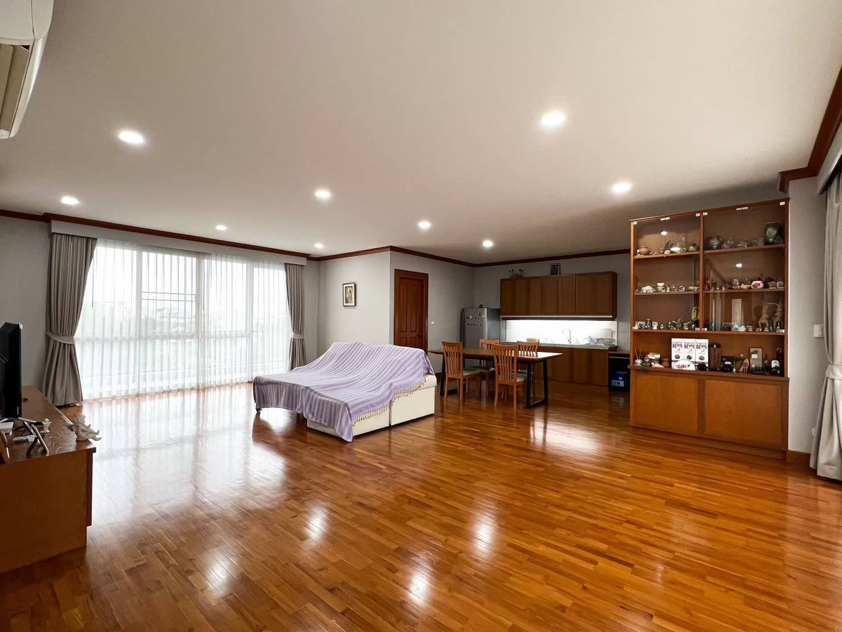 For SaleHome OfficeVipawadee, Don Mueang, Lak Si : Selling office buildings House for sale in Soi Chaeng Watthana 12 (Pak Soi- Crown Hospital), Lak Si District, Bangkok, Chaeng Watthana, Vibhavadi, Laksi near the pink MRT Expressway