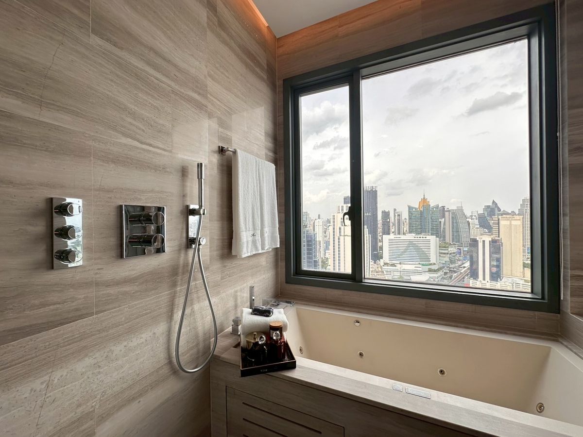 For SaleCondoNana, North Nana,Sukhumvit13, Soi Nana : Project room for sale. Q1 Sukhumvit 3BEDOOM. Special price. Get a home promotion. Contact.