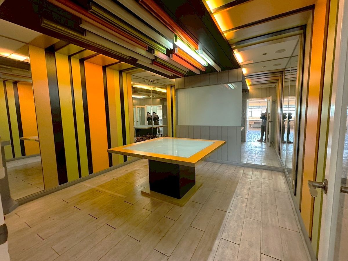 For RentShop HouseSukhumvit, Asoke, Thonglor : Building for rent with elevator. Walking distance to Airport Link. Asoke – Rama 9 ** NO CO-AGENT ** 