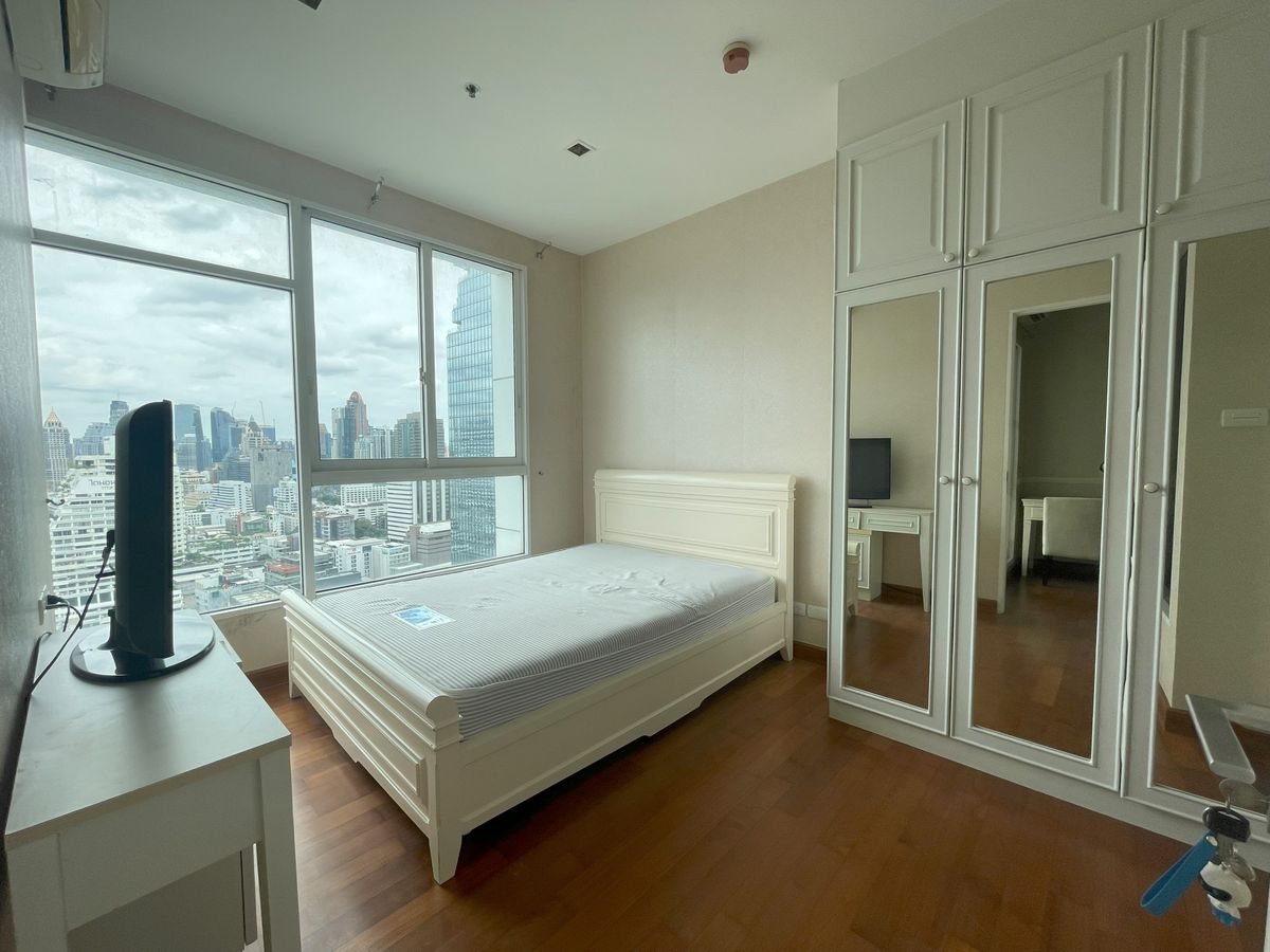 For SaleCondoSathorn, Narathiwat : For Sale Condo IVY Sathorn 10 prime location in Sathorn Area near BTS SaintLouis reasonable price