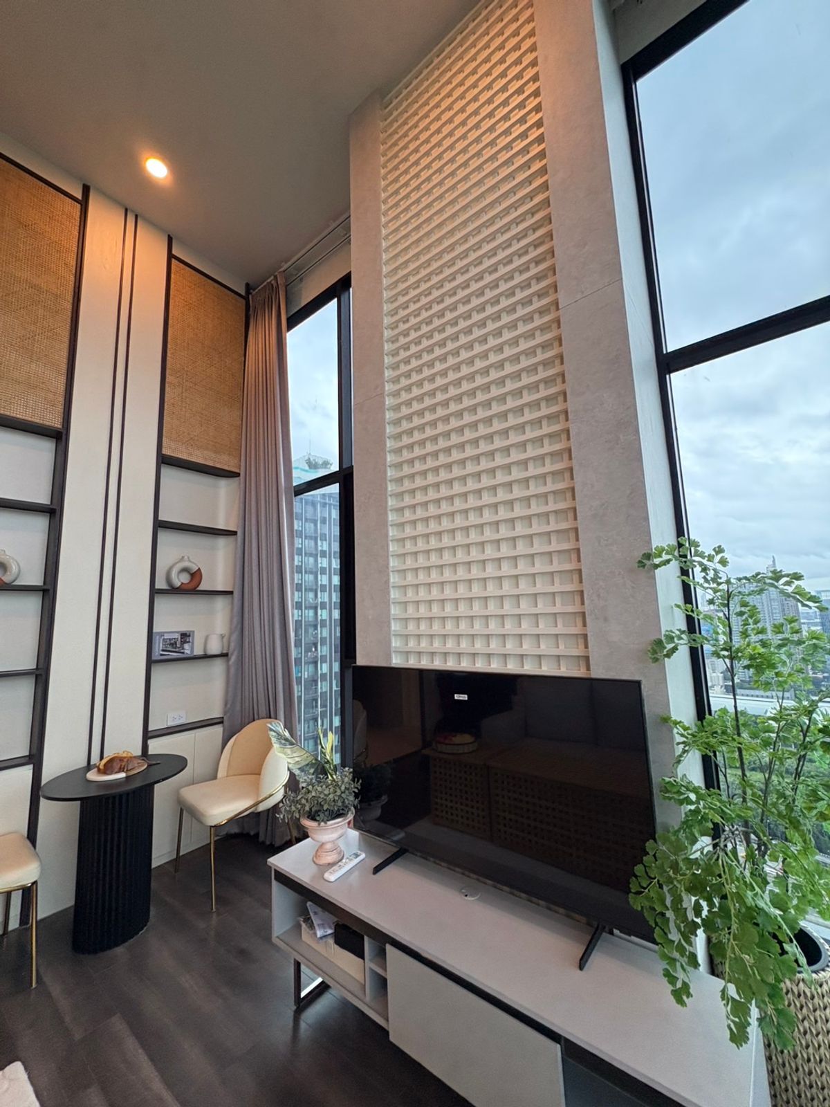 ให้เช่าคอนโดพระราม 9 เพชรบุรีตัดใหม่ RCA : 🏡 ให้เช่าคอนโด KnightsBridge Space Rama 9