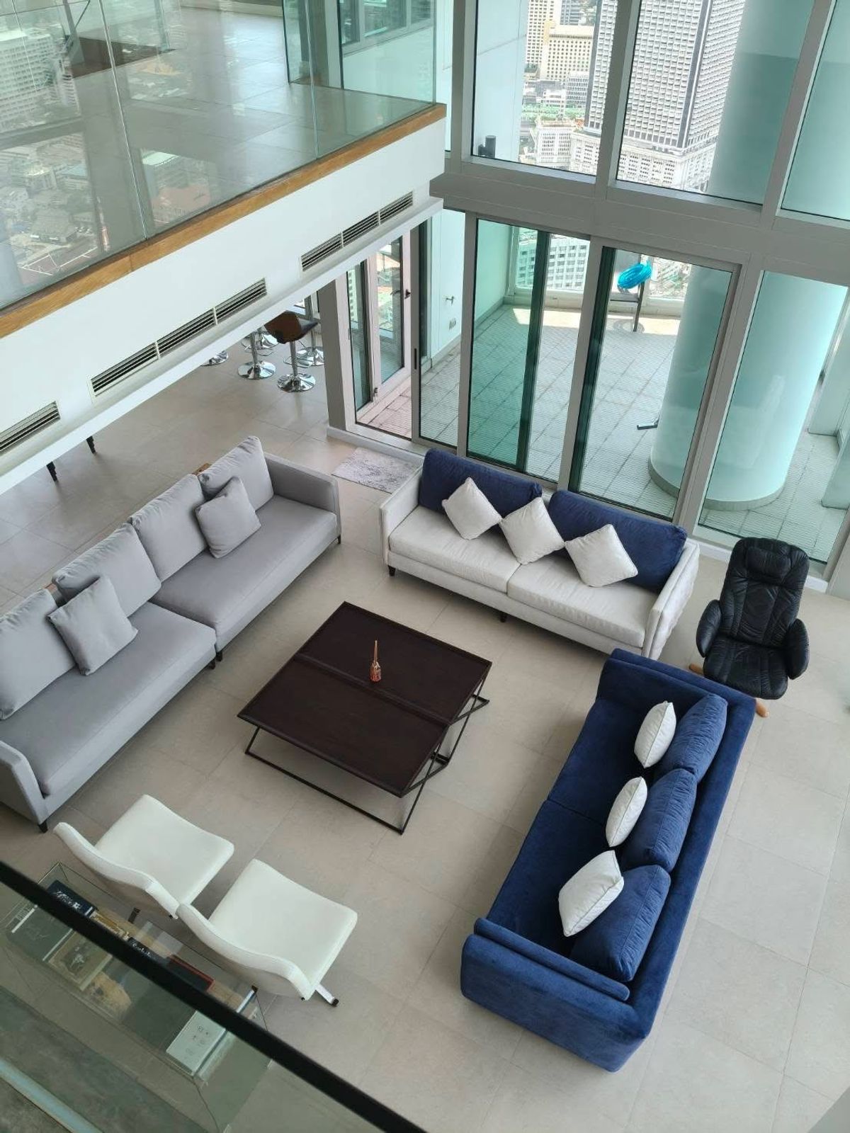 ให้เช่าคอนโดวงเวียนใหญ่ เจริญนคร : 🌟ให้เช่า Luxurious Duplex Condominium at The River🌟 ห้องหรูหรา พรีเมียมเกินราคา ฟังก์ชั่นสุดตาราง 410 ตร.ม. ใกล้ BTS Saphan Taksin