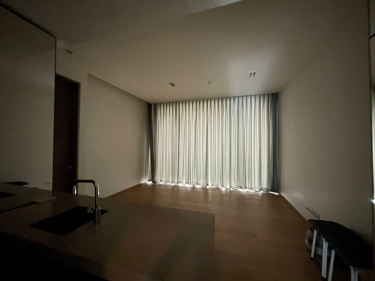 For SaleCondoSilom, Saladaeng, Bangrak : 💎 Luxury Condo for Sale at SALADAENG ONE – Brand New, Never Lived In, High Floor with Lumpini Park View, Prime Silom Location near BTS Saladaeng & MRT Lumpini, Includes Parking